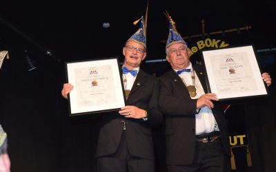 Johan Kuiphuis en Tobi Hoogink benoemd tot Ereleden van Carnavalsvereniging de Bokken